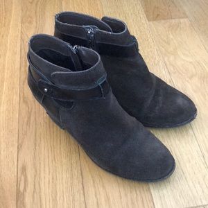 Dolce Vita • suede booties